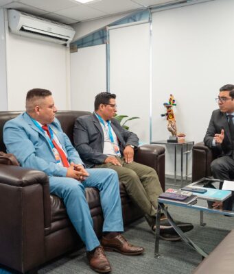 Federación de Estudiantes pide ante Sunedu celeridad en sus trámites de bachillerato y entrega de carné