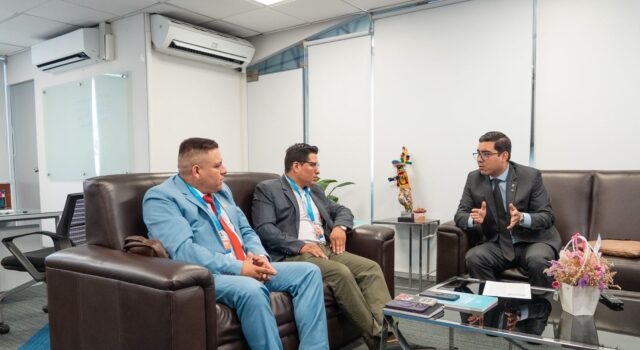 Federación de Estudiantes pide ante Sunedu celeridad en sus trámites de bachillerato y entrega de carné