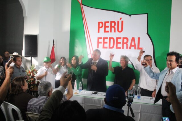Perú Federal arranca campaña a ritmo de Massé