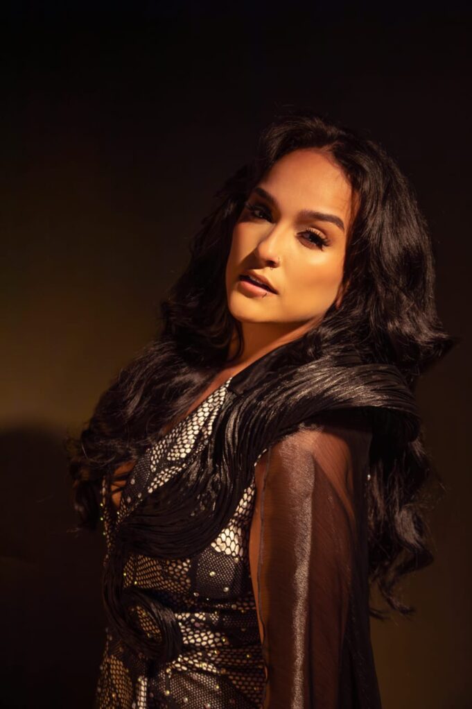 Daniela Darcourt estrena su nuevo hit «Quién»(VIDEO)