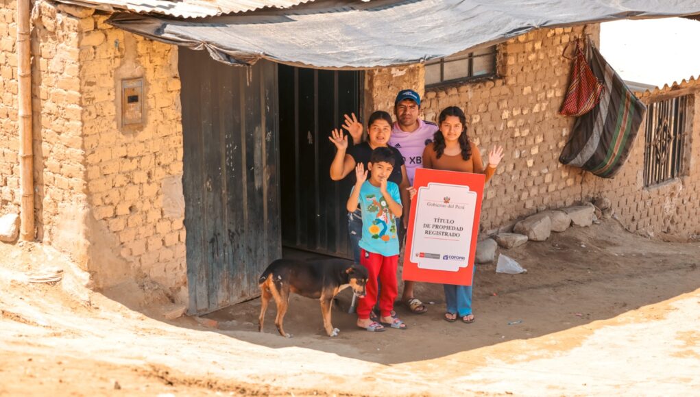 Cerca de 2 mil familias de La Libertad reciben su título de propiedad