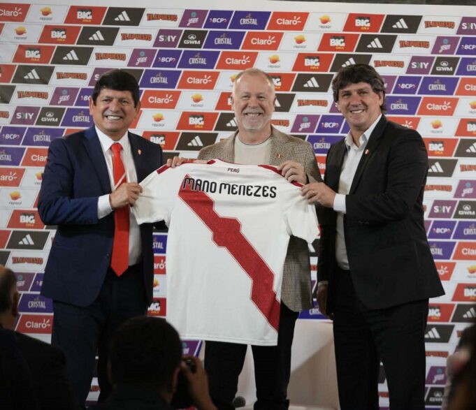 Brasileño Mano Menezes fue presentado de forma oficial como técnico de la Selección Peruana