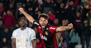 Melgar derrotó a Macará de Ecuador 2-1 en la «Tarde Rojinegra» realizada en Arequipa