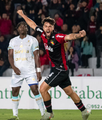 Melgar derrotó a Macará de Ecuador 2-1 en la «Tarde Rojinegra» realizada en Arequipa