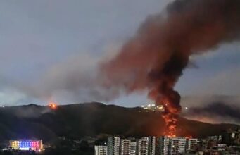 El poder político no pide permiso