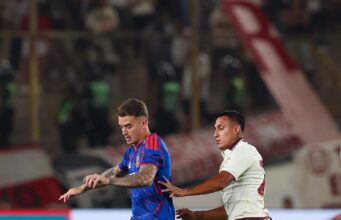 Universitario goleó a la Universidad de Chile por 3-0 con tantos de Pérez-Guedes, Valera y Rivera