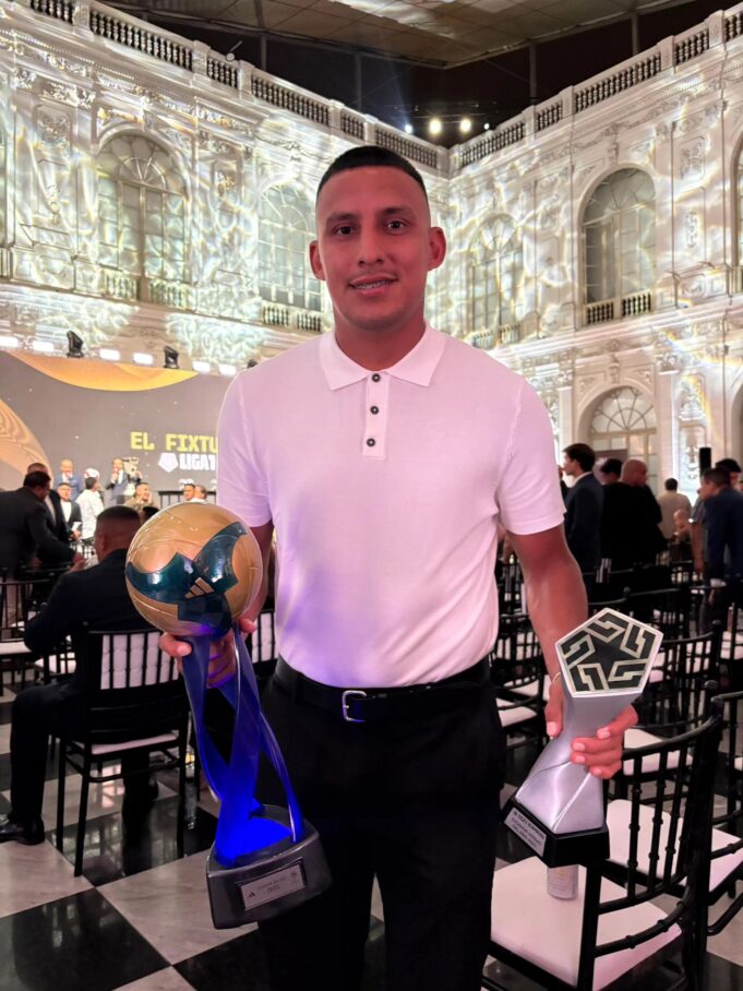 Liga 1 premió a los mejores de la temporada 2025 en ceremonia realizada en el Museo de Arte de Lima