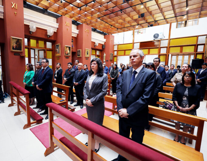 Nuevo Capellán del Poder Judicial hace llamado a la paz y a la unidad tras celebrar su primera misa en Palacio de Justicia