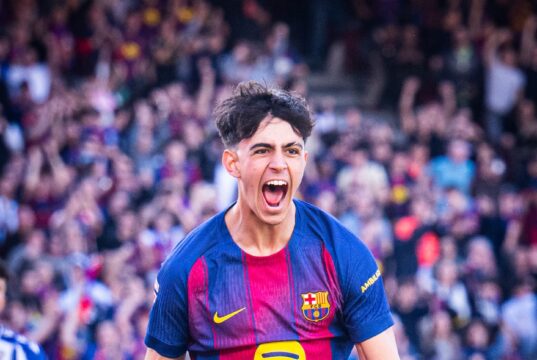 Barcelona recuperó la punta de la Liga de España al golear 3-0 a Levante en el Camp Nou