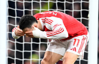 Arsenal goleó a Sunderland 3-0 y va camino a lograr el título de la Premier League