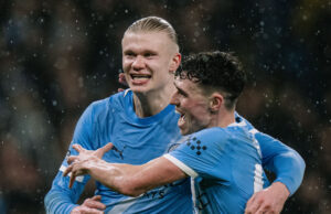 Manchester City goleó al Fulham 3-0 y quedó a tres puntos del líder Arsenal que juega mañana ante Brentford