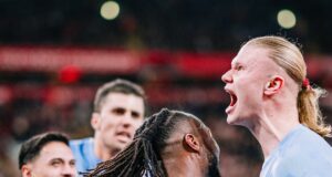 Manchester City logró gran triunfo ante Liverpool 2-1 y peleará título con Arsenal