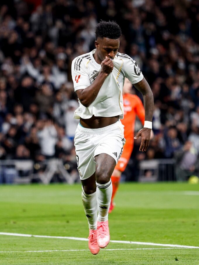 Real Madrid goleó a la Real Sociedad 4-1 y pasó a ser líder de la Liga de España