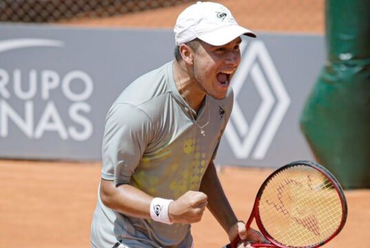 Gonzalo Bueno avanzó en el Tigre Challenger en Argentina y volvió a los triunfos