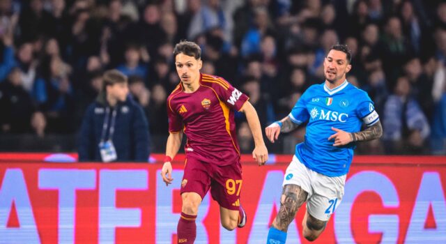 Nápoles se aleja del líder de la Serie «A» Inter de Milán, tras empatar 2-2 con la Roma