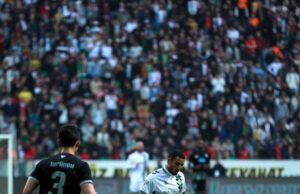 Sergio Peña tuvo buen desempeño en empate de su equipo Sakaryaspor de la Liga 2 de Turquía