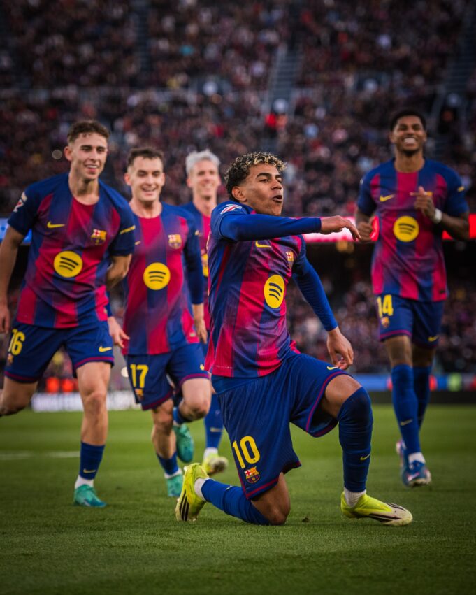 Barcelona venció al Real Mallorca 3-0 y sigue en la cima de la Liga de España