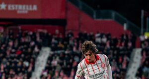 Barcelona dejó el liderato de La Liga de España al Real Madrid al caer con Girona 2-1