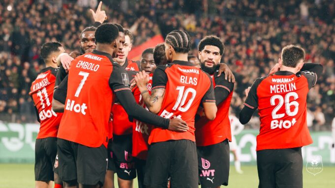 Stade Rennes le ganó al líder PSG 3-1 que mañana podría ceder el trono al Lens si gana