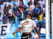 Universitario no pudo mantener ventaja y se dejó empatar por Sportng Cristal 2-2 en el Alberto Gallardo