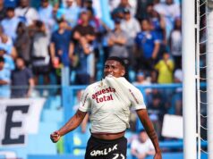Universitario no pudo mantener ventaja y se dejó empatar por Sportng Cristal 2-2 en el Alberto Gallardo
