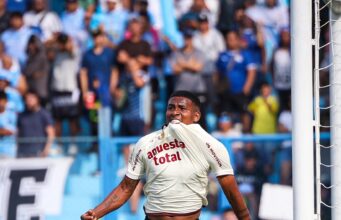 Universitario no pudo mantener ventaja y se dejó empatar por Sportng Cristal 2-2 en el Alberto Gallardo