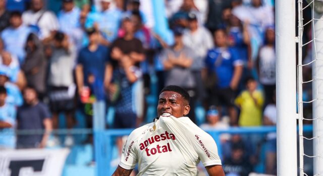 Universitario no pudo mantener ventaja y se dejó empatar por Sportng Cristal 2-2 en el Alberto Gallardo