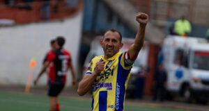 Con tres golazos de Hernán Barcos, FC Cajamarca venció a FBC Melgar 3-1 quitándole el invicto