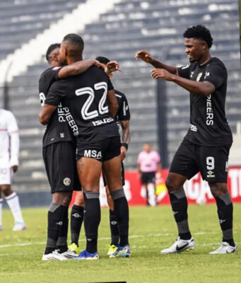 UTC le ganó a CD Moquegua 3-2 en Villa El Salvador y es líder del Torneo Apertura