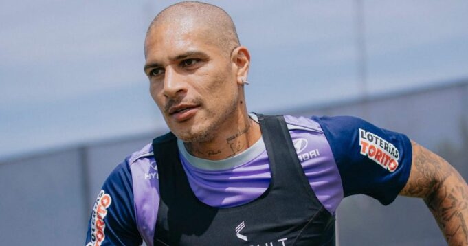 Pablo Guede: «Lo tengo que cuidar a Paolo Guerrero por el tema de su rodilla»