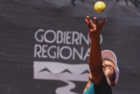 Gonzalo Bueno se clasificó a semifinales del Challenger 50-Tigre al vencer al argentino Collarini