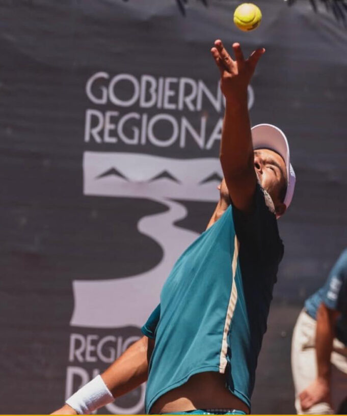 Gonzalo Bueno se clasificó a semifinales del Challenger 50-Tigre al vencer al argentino Collarini