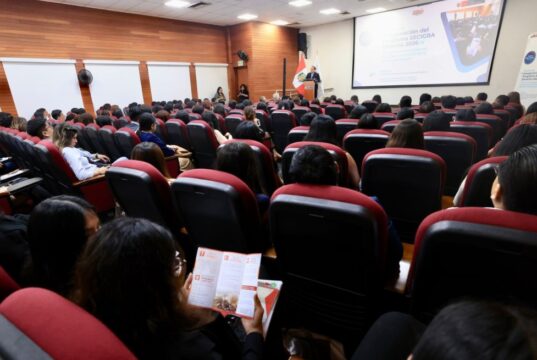 Ministerio de Justicia: 1510 futuros abogados participan del Programa SECIGRA Derecho 2026