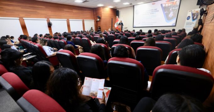 Ministerio de Justicia: 1510 futuros abogados participan del Programa SECIGRA Derecho 2026