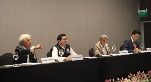 Ingeniería en el centro del debate: aspirantes presidenciales expusieron propuestas