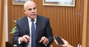 Premier Álvarez: “proyecto de la carretera Central va de todas maneras”