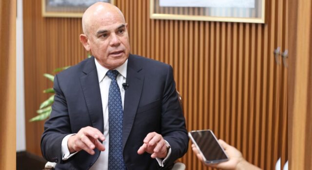 Premier Álvarez: “proyecto de la carretera Central va de todas maneras”