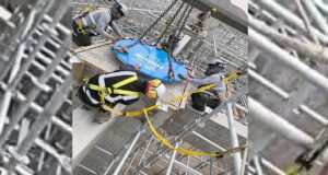 Instalan sistema antisísmico en hospital de Manchay