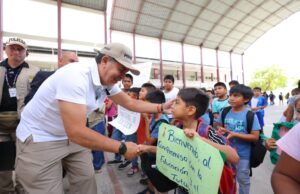 Ministro Jorge Figueroa anuncia una reingeniería en programa de Beca 18