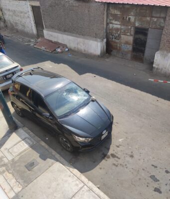 Barra de Alianza Lima destroza autos y casas en Surco y Barranco