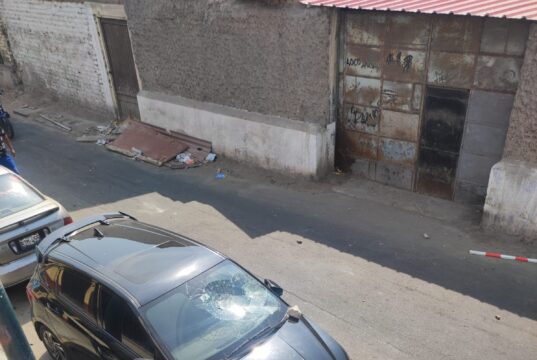 Barra de Alianza Lima destroza autos y casas en Surco y Barranco