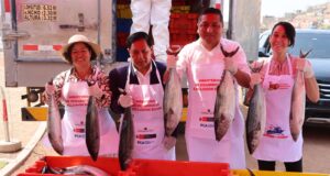 Reparten más de dos toneladas de pescado a comedores de Manchay