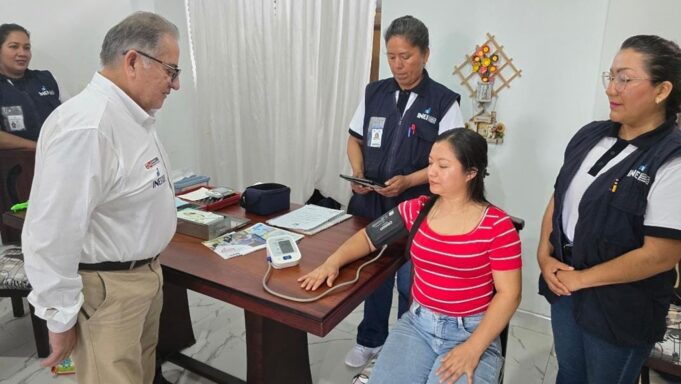 INEI recoge información sobre la salud materna-infantil en todo el Perú
