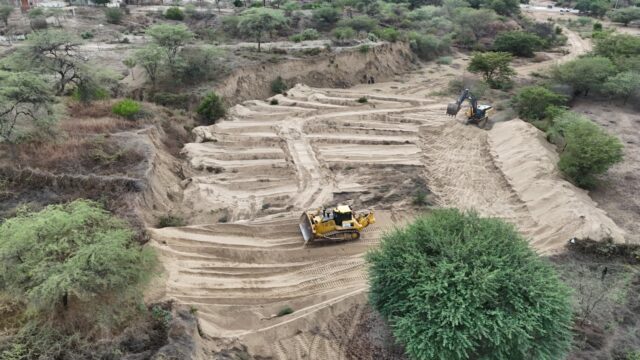 MIDAGRI: Maquinaria de la ANA despliega trabajos de limpieza y descolmatación para la protección de más de 11 mil hectáreas en Piura