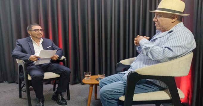 Manolo Rojas recordó momentos dificiles de su infancia en La Última de Asián por Vemax tv