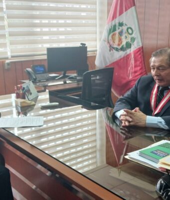 Estamentos de Derecho y Ciencia Política de UNMSM deben caminar como un reloj