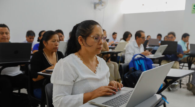 Minedu capacita a especialistas de 24 regiones de zonas rurales y bilingües por inicio del Año Escolar