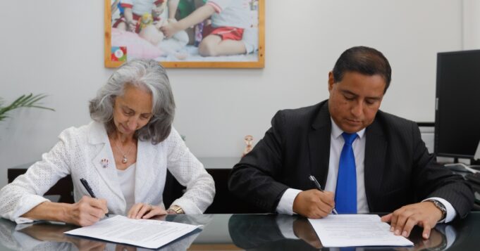 Ministerio de Educación y Cuerpo de Paz de los Estados Unidos firman memorando de entendimiento
