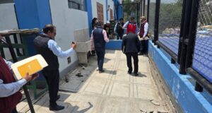 Minedu supervisa colegios afectados por lluvias en Arequipa para articular acciones inmediatas y garantizar el servicio educativo