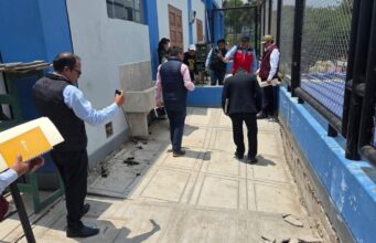 Minedu supervisa colegios afectados por lluvias en Arequipa para articular acciones inmediatas y garantizar el servicio educativo
